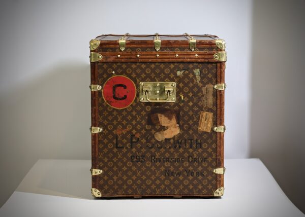 the-well-traveled-trunk-louis-vuitton-thumbnail-product-5648-16