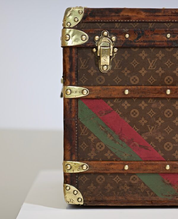 the-well-traveled-trunk-louis-vuitton-thumbnail-product-5665-5