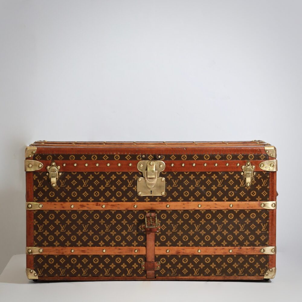 Louis Vuitton trunk, mail, from the 70s