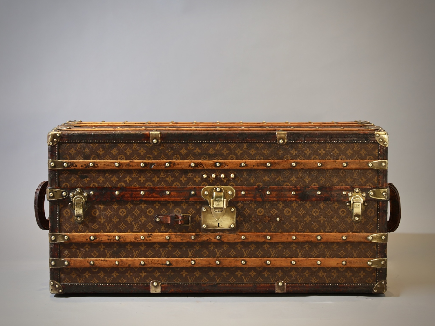 the-well-traveled-trunk-louis-vuitton-thumbnail-product-5698-1