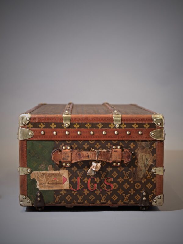 the-well-traveled-trunk-louis-vuitton-thumbnail-product-5706-6