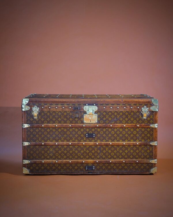 the-well-traveled-trunk-louis-vuitton-thumbnail-product-5752-1