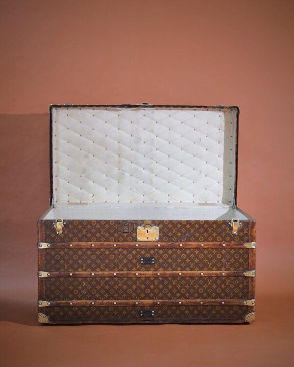 the-well-traveled-trunk-louis-vuitton-thumbnail-product-5752-2
