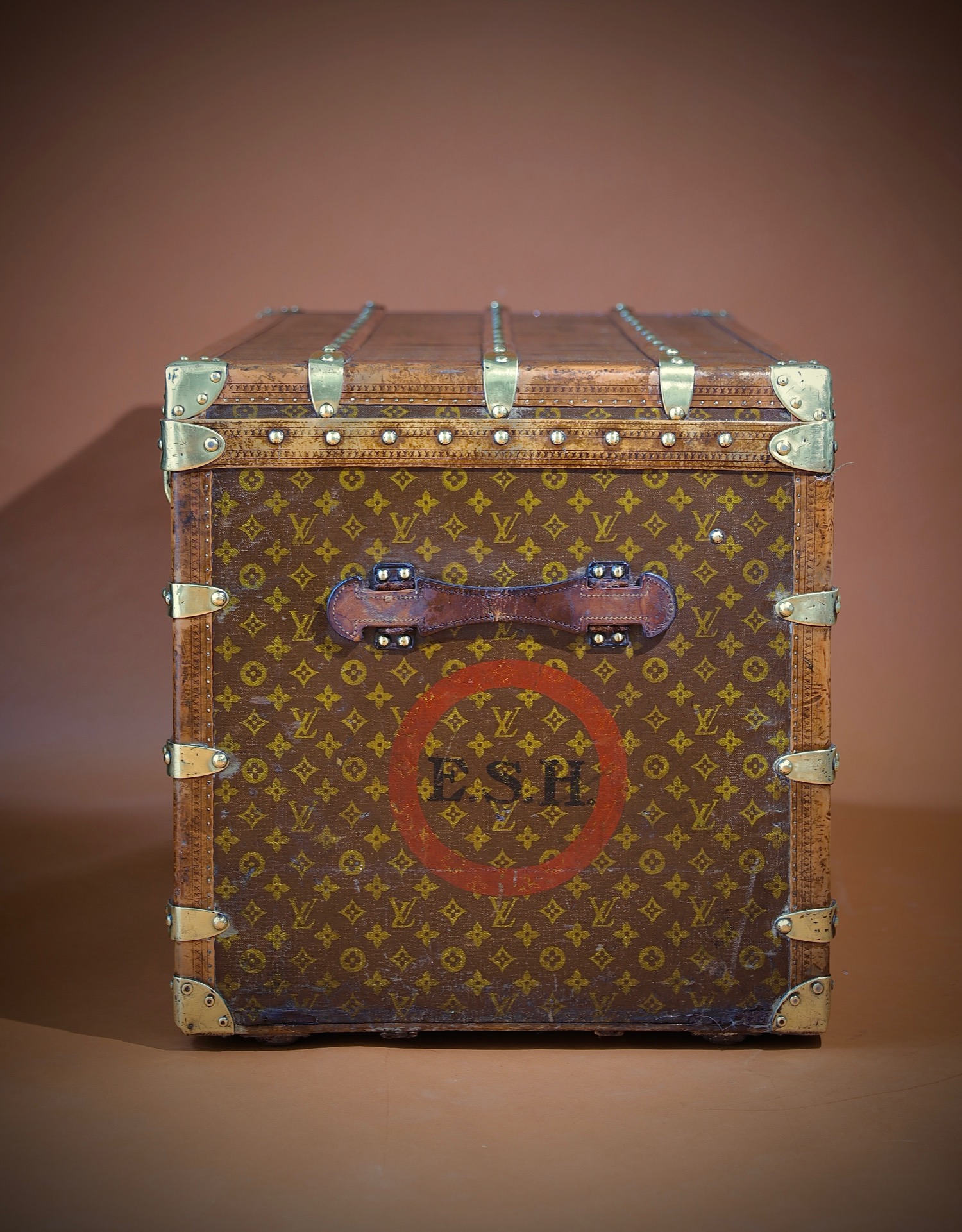 the-well-traveled-trunk-louis-vuitton-thumbnail-product-5752-3