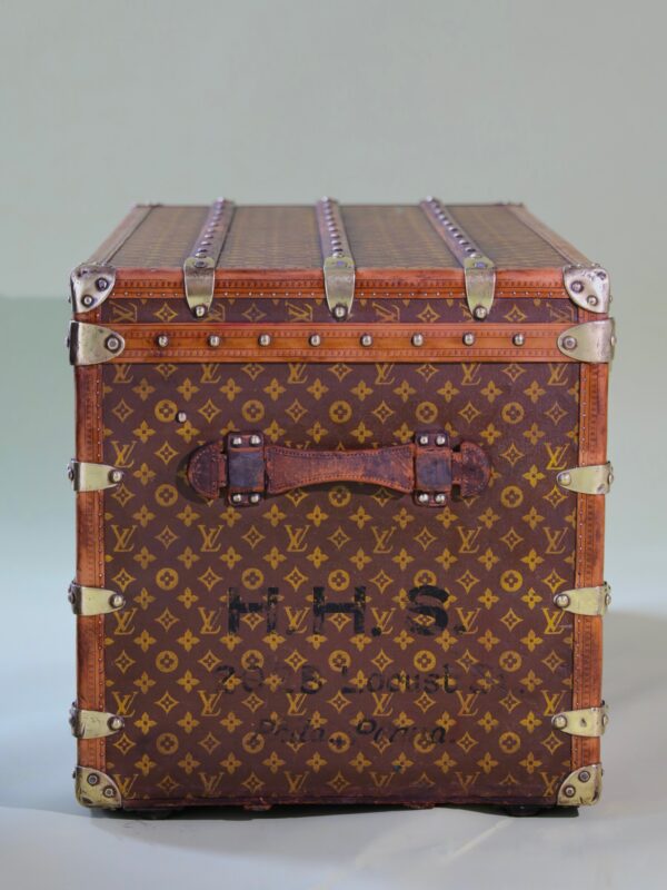 the-well-traveled-trunk-louis-vuitton-thumbnail-product-5753-5