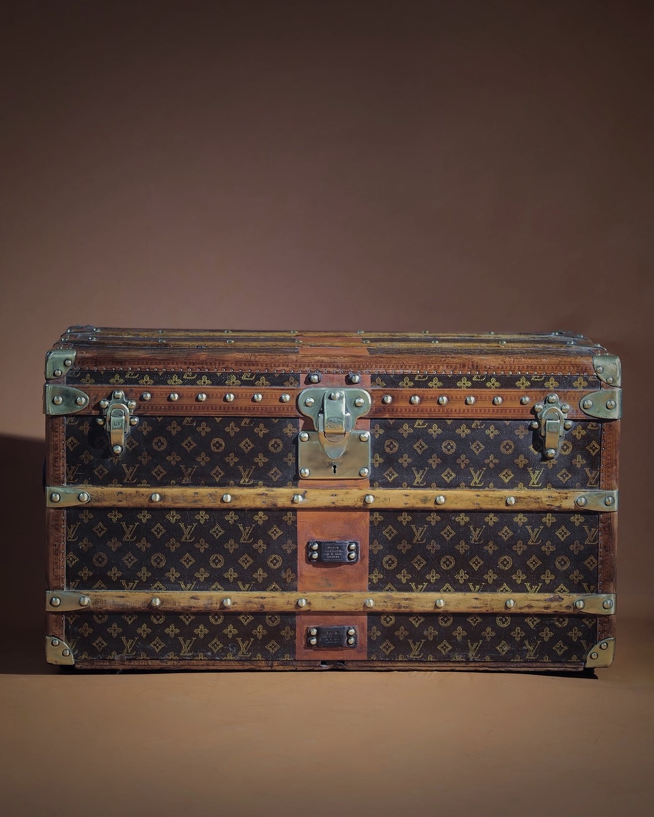 the-well-traveled-trunk-louis-vuitton-thumbnail-product-5768-1