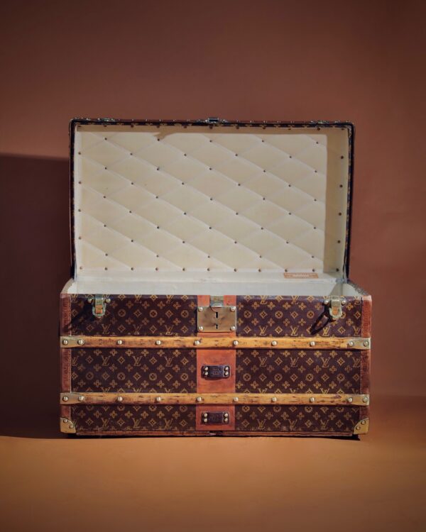 the-well-traveled-trunk-louis-vuitton-thumbnail-product-5768-2