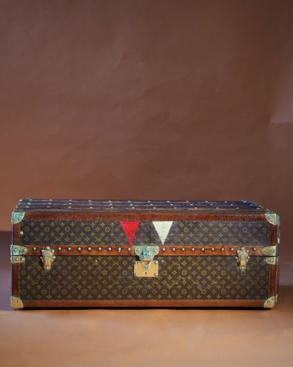 he-well-traveled-trunk-louis-vuitton-thumbnail-product-5771-2
