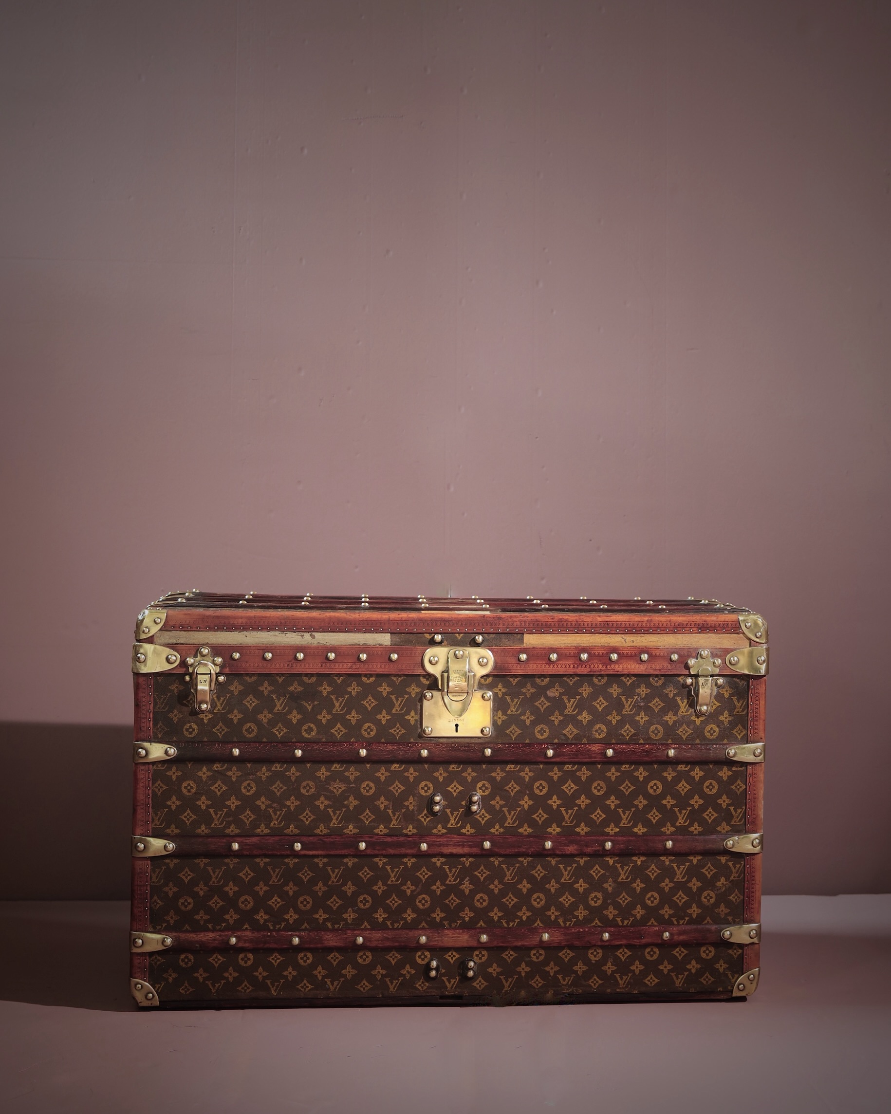 he-well-traveled-trunk-louis-vuitton-thumbnail-product-5772-1