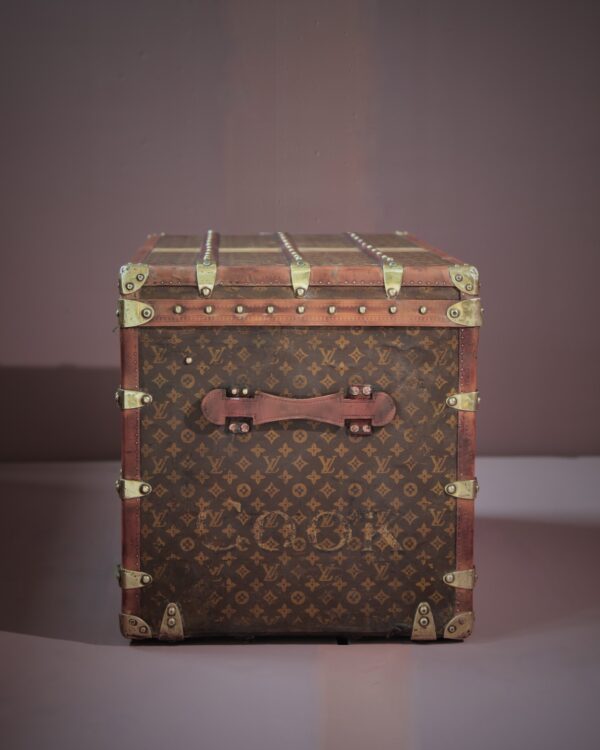 he-well-traveled-trunk-louis-vuitton-thumbnail-product-5772-3