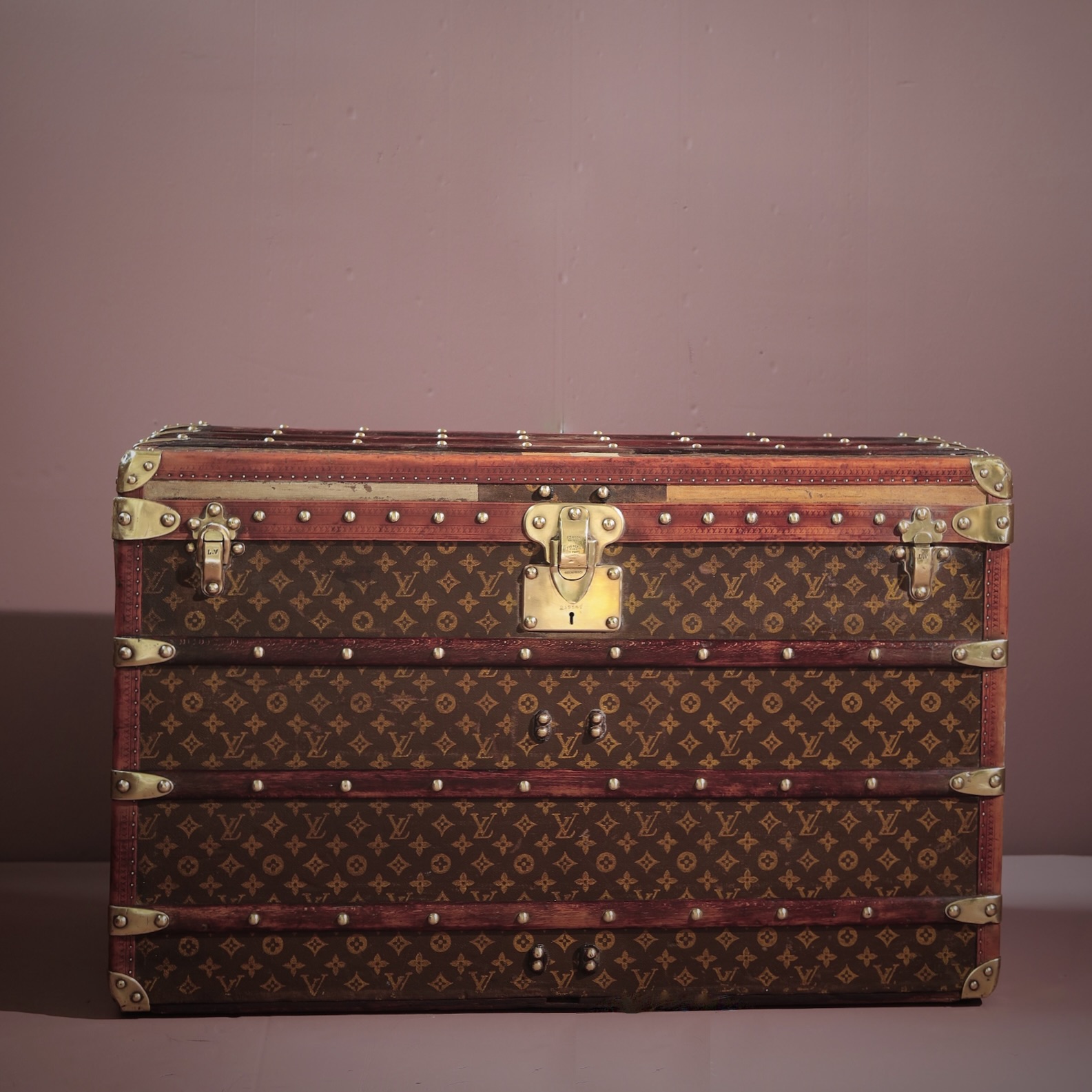 he-well-traveled-trunk-louis-vuitton-thumbnail-product-5772