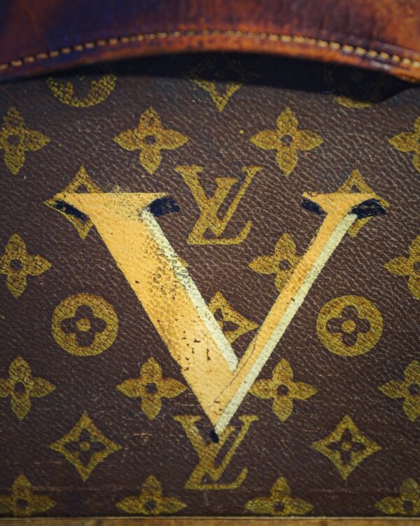 the-well-traveled-trunk-louis-vuitton-thumbnail-product-5773-6