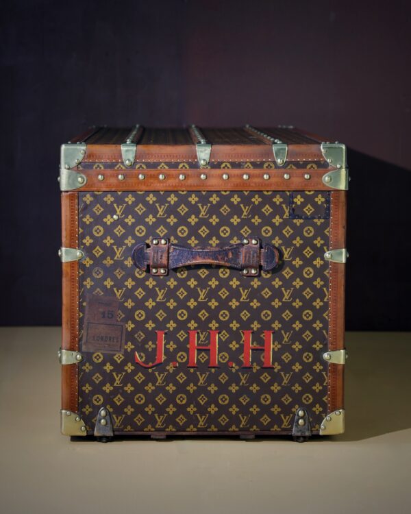 the-well-traveled-trunk-louis-vuitton-thumbnail-product-5777-4
