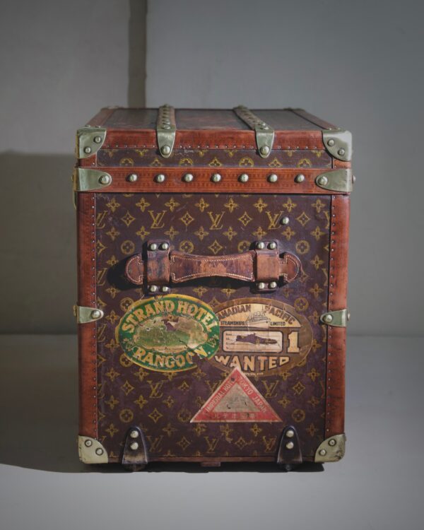 the-well-traveled-trunk-louis-vuitton-thumbnail-product-5789-3