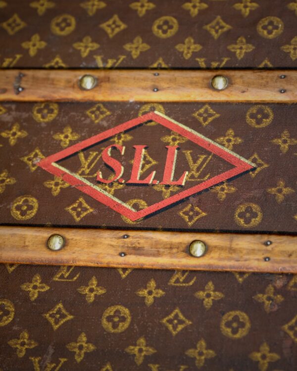 the-well-traveled-trunk-louis-vuitton-thumbnail-product-5789-5
