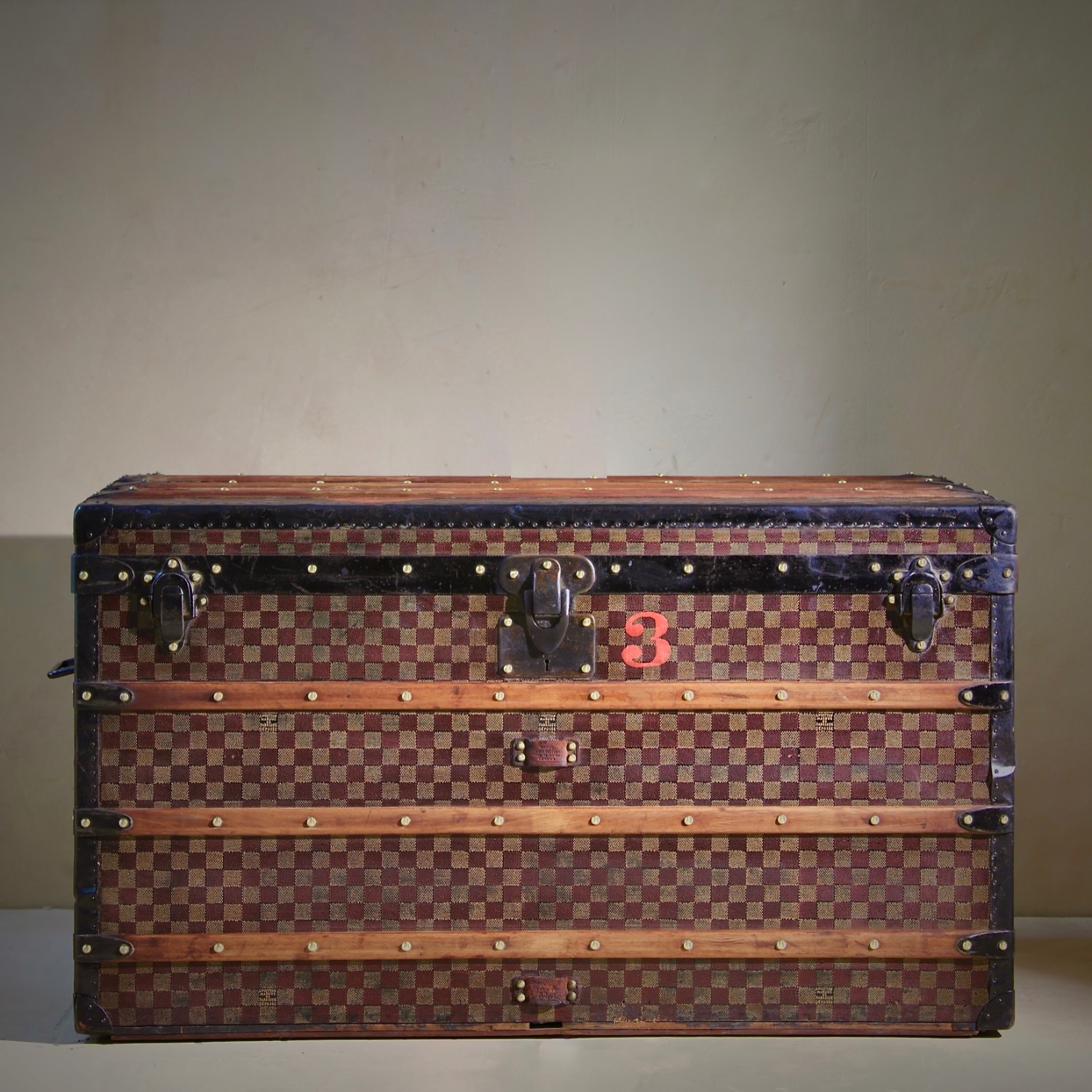 the-well-traveled-trunk-louis-vuitton-thumbnail-product-5792