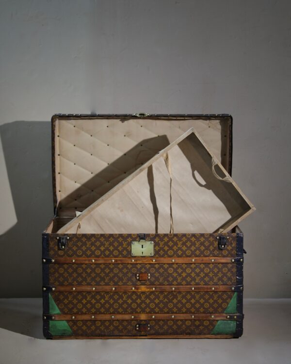 the-well-traveled-trunk-louis-vuitton-thumbnail-product-5794-5