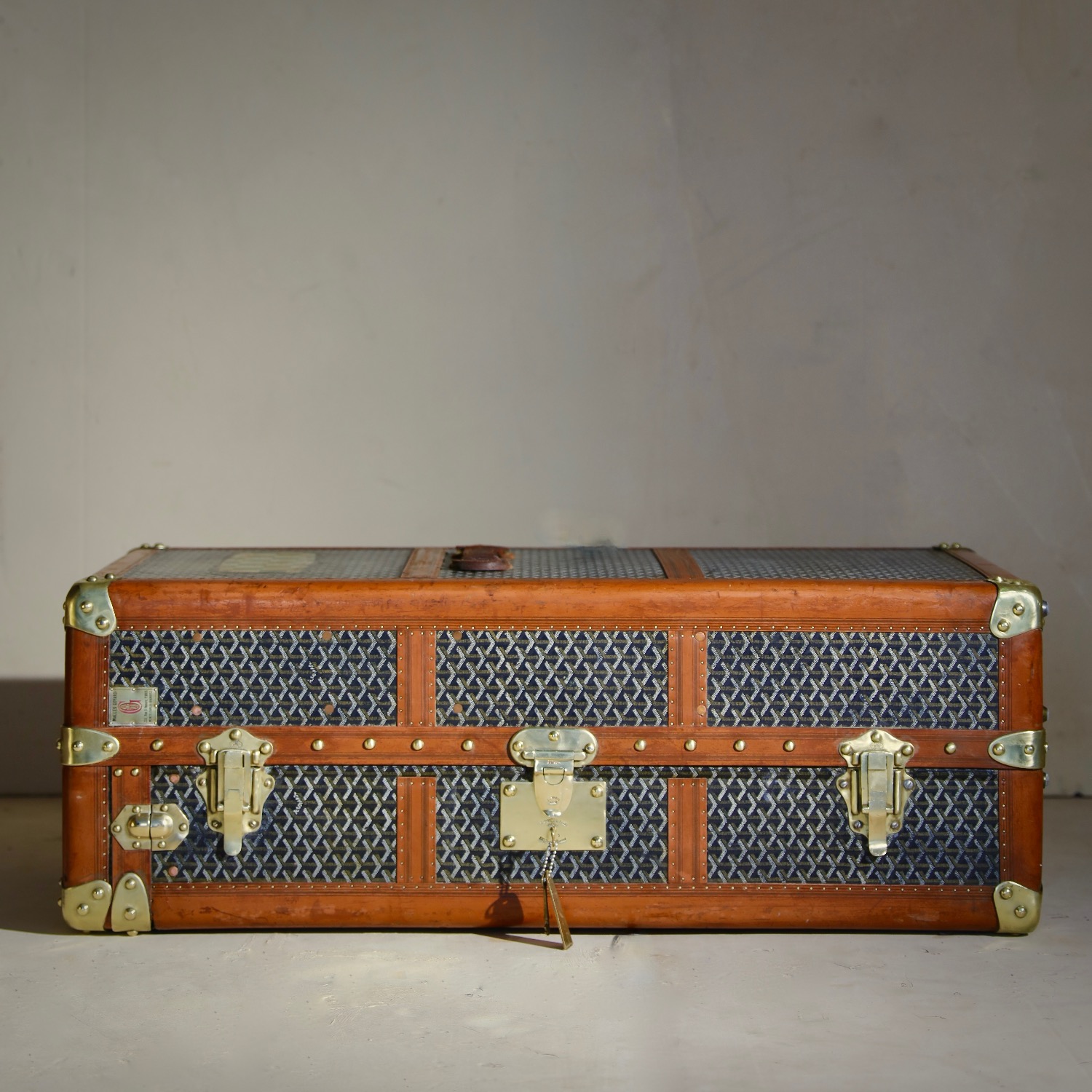 eled-trunk-goyard-thumbnail-product-5795
