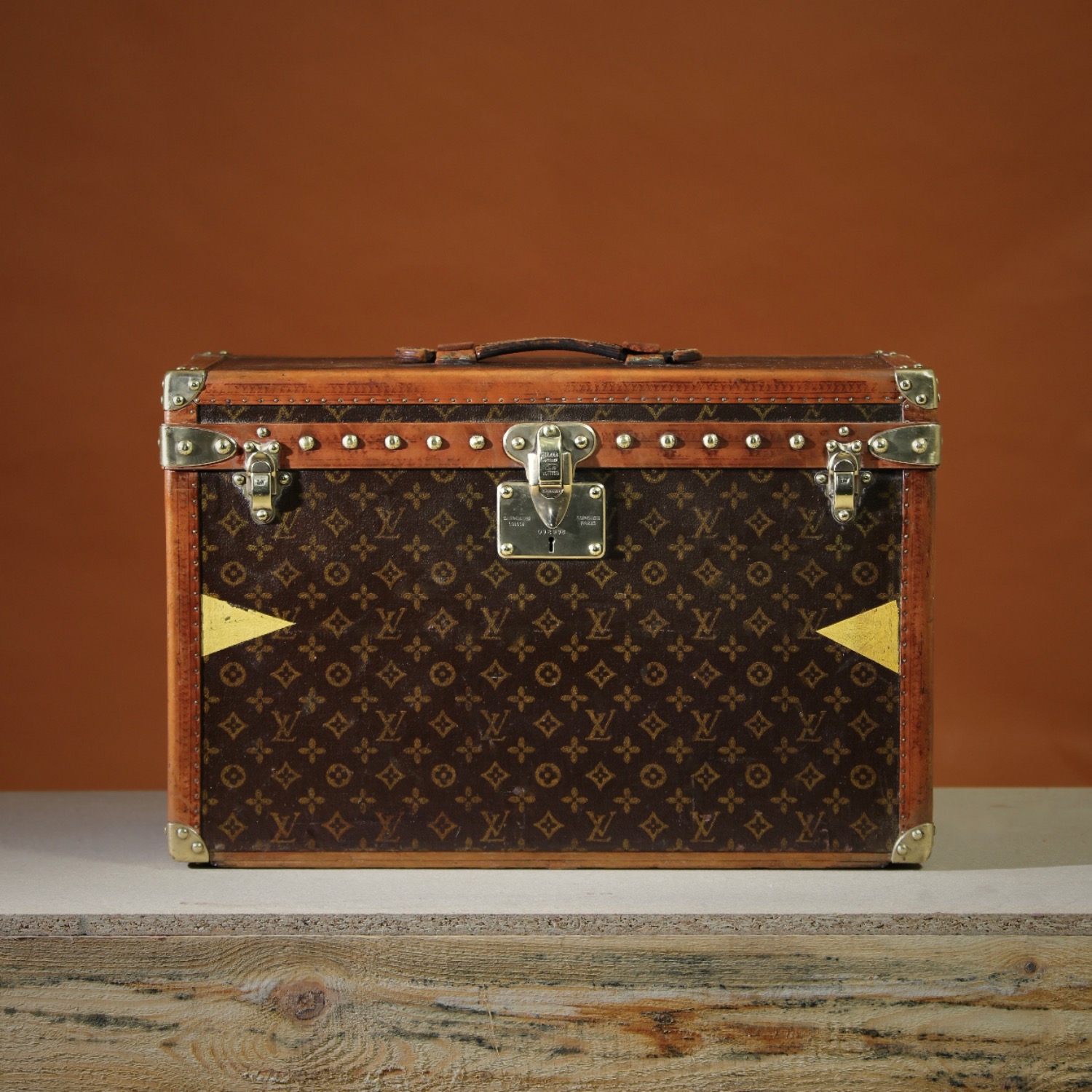 the-well-traveled-trunk-louis-vuitton-thumbnail-product-5801