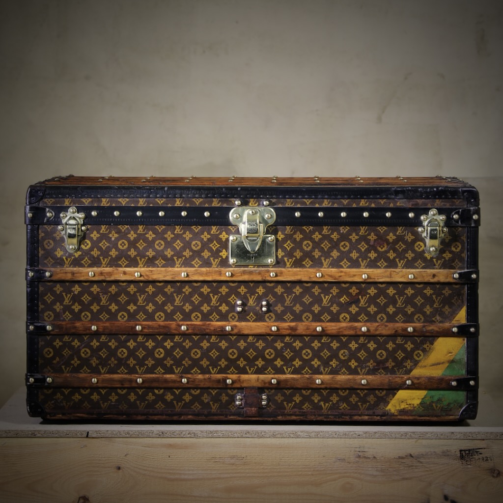 the-well-traveled-trunk-louis-vuitton-thumbnail-product-5807