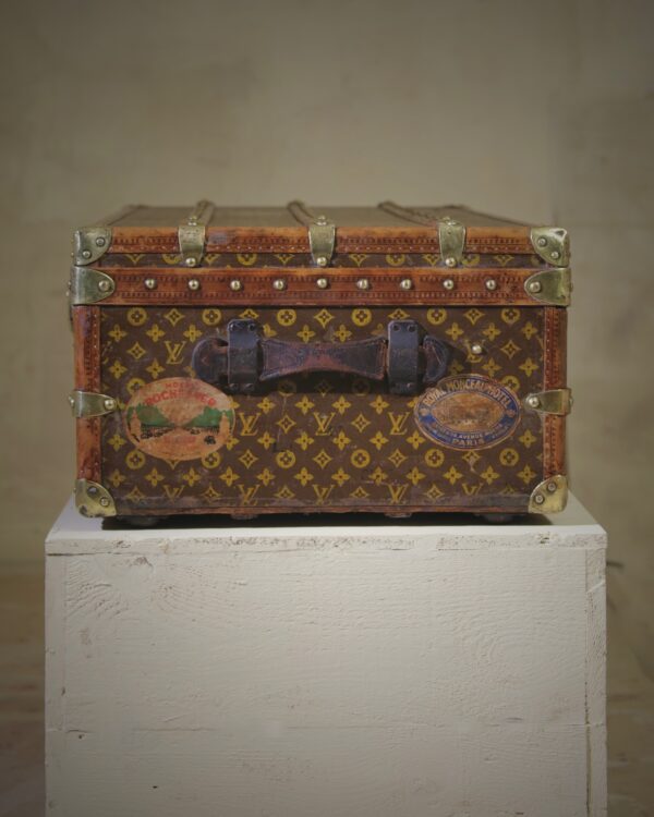 the-well-traveled-trunk-louis-vuitton-thumbnail-product-5809-4