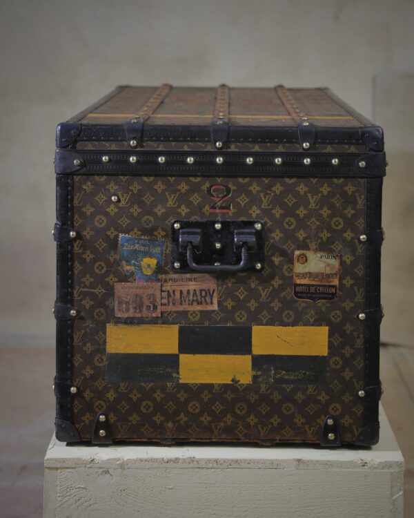 the-well-traveled-trunk-louis-vuitton-thumbnail-product-5810-5