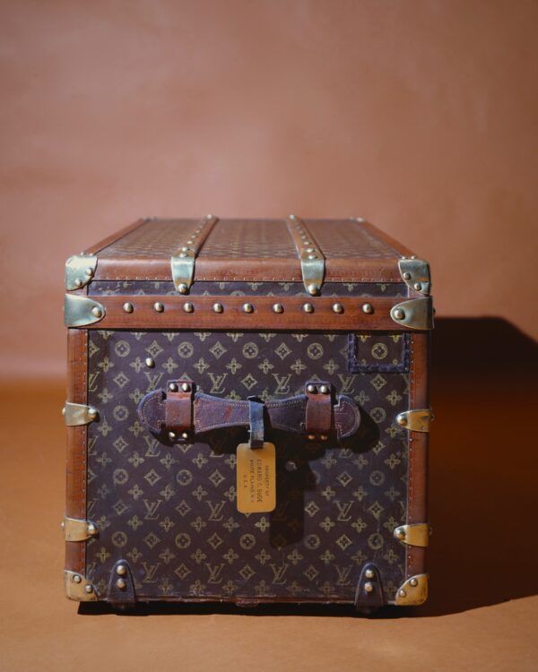 the-well-traveled-trunk-louis-vuitton-thumbnail-product-5811-3