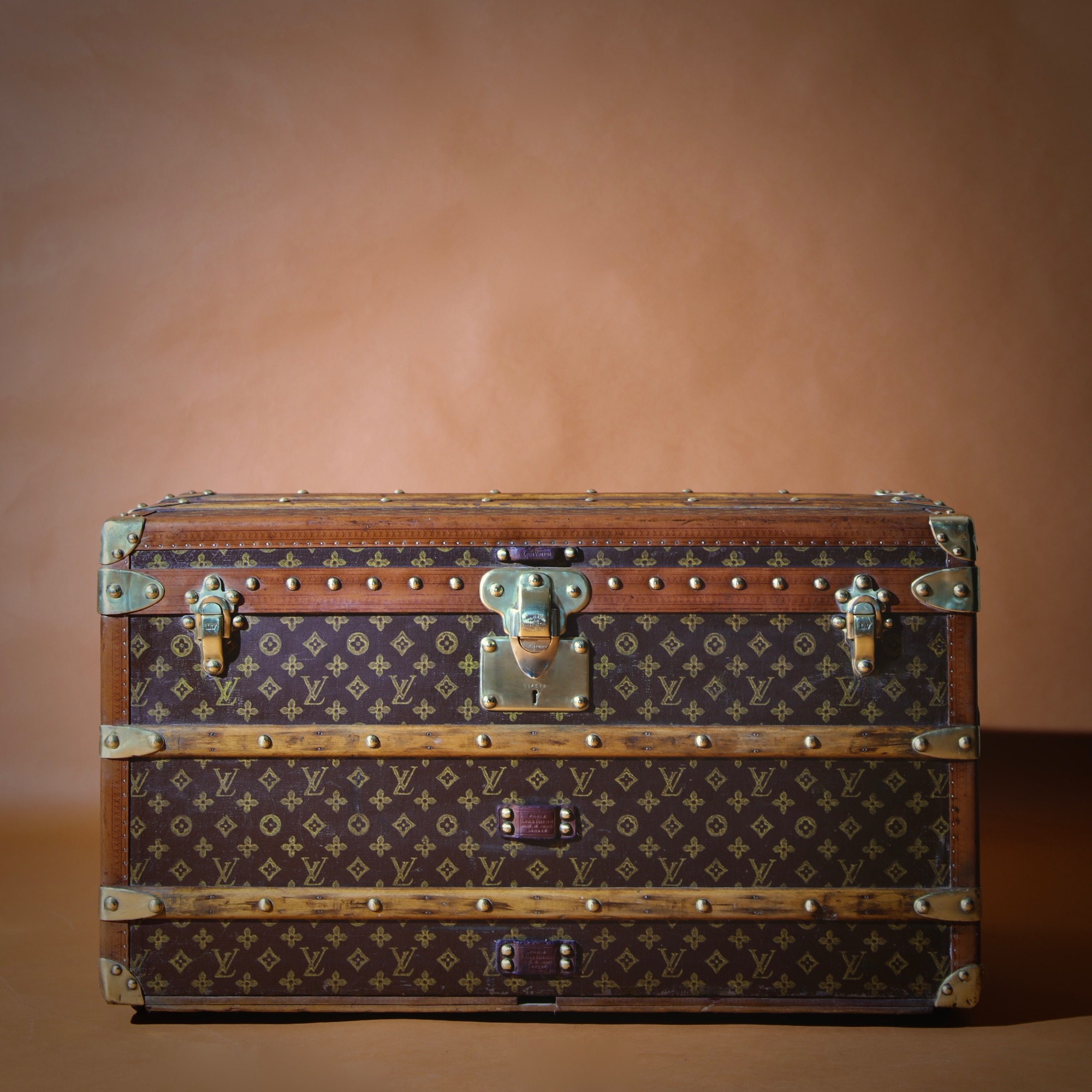 the-well-traveled-trunk-louis-vuitton-thumbnail-product-5811