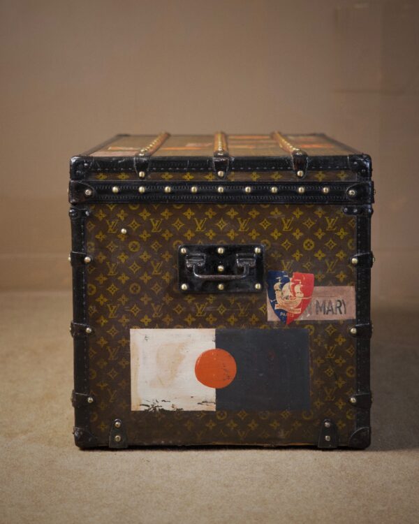 the-well-traveled-trunk-louis-vuitton-thumbnail-product-5821-4