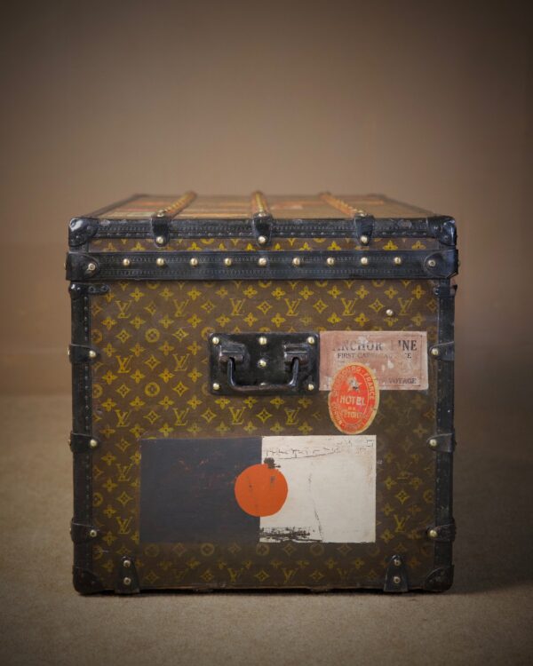 the-well-traveled-trunk-louis-vuitton-thumbnail-product-5821-5