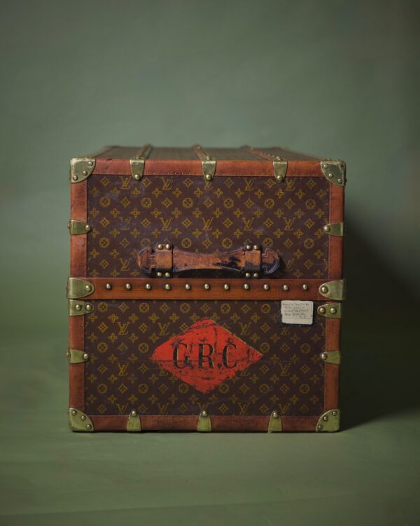 the-well-traveled-trunk-louis-vuitton-thumbnail-product-5823-4