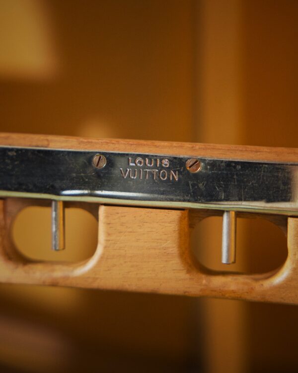 the-well-traveled-trunk-louis-vuitton-thumbnail-product-5823-8