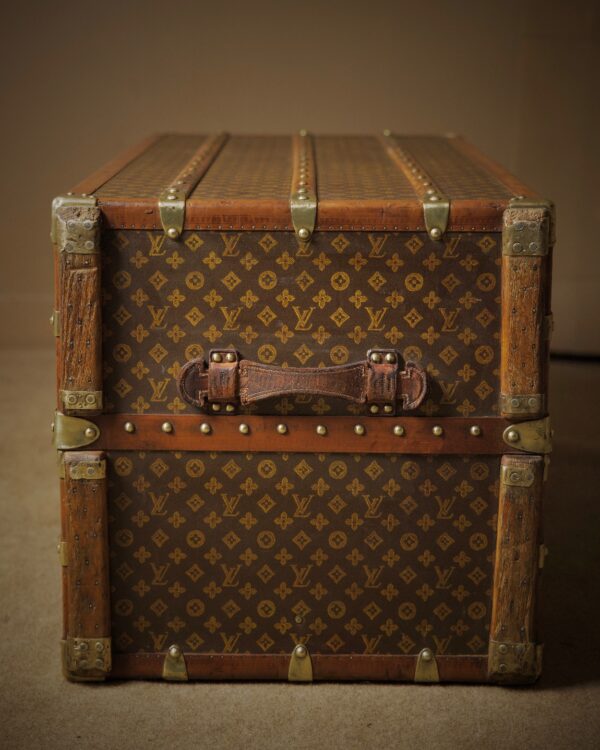 the-well-traveled-trunk-louis-vuitton-thumbnail-product-5824-4