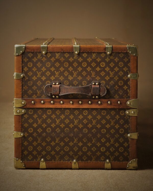 the-well-traveled-trunk-louis-vuitton-thumbnail-product-5824-5