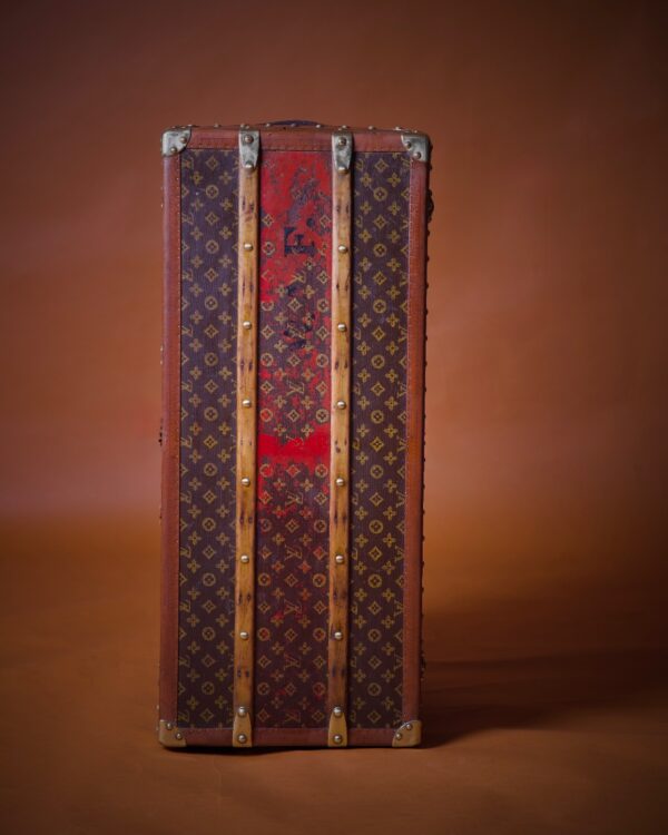 the-well-traveled-trunk-louis-vuitton-thumbnail-product-5825-3