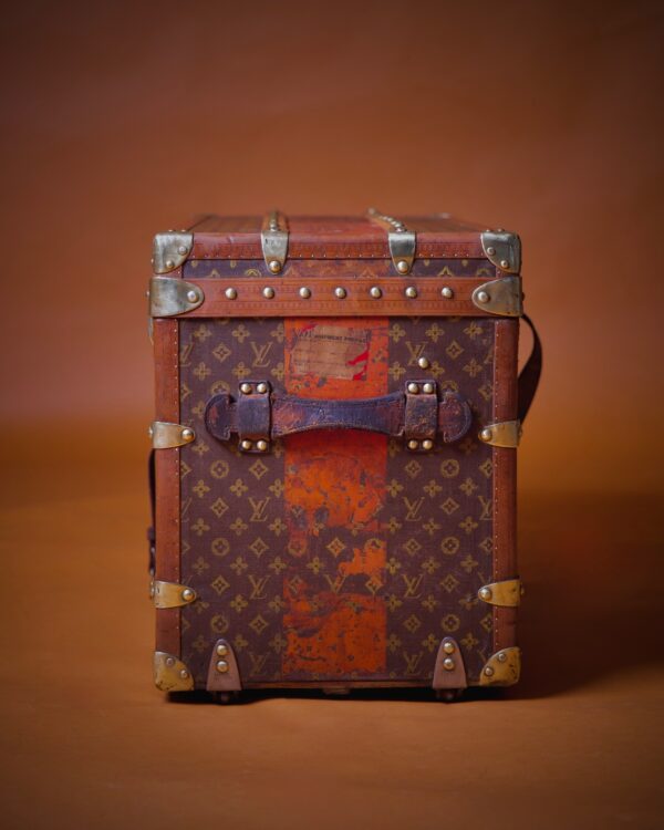 the-well-traveled-trunk-louis-vuitton-thumbnail-product-5825-4