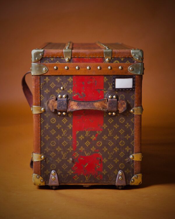 the-well-traveled-trunk-louis-vuitton-thumbnail-product-5825-5