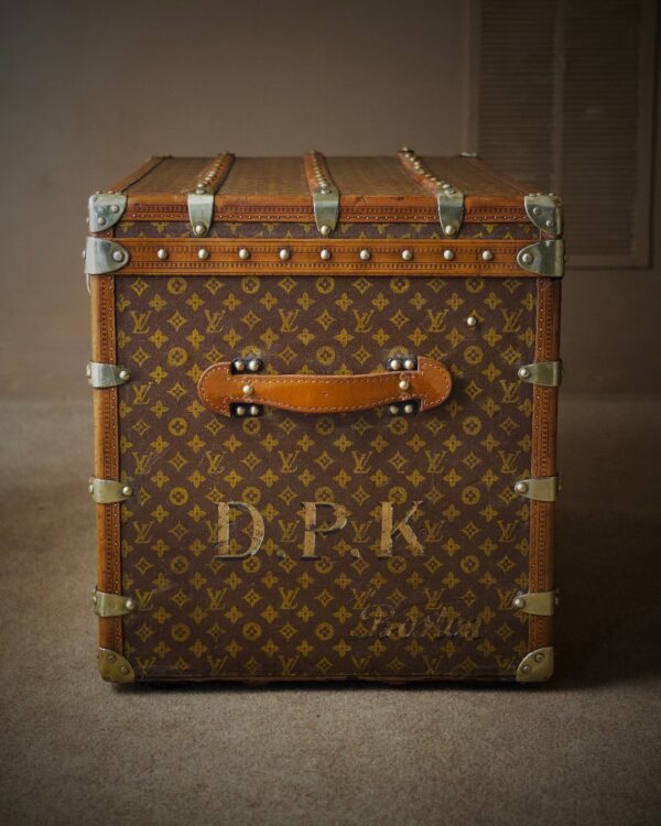 the-well-traveled-trunk-louis-vuitton-thumbnail-product-5827-6