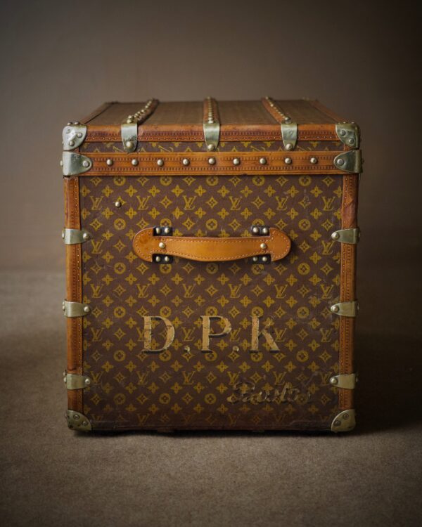 the-well-traveled-trunk-louis-vuitton-thumbnail-product-5827-8