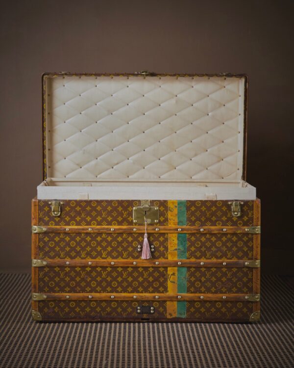 he-well-traveled-trunk-louis-vuitton-thumbnail-product-5835-2