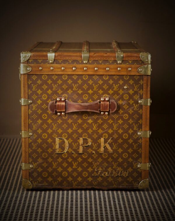 he-well-traveled-trunk-louis-vuitton-thumbnail-product-5835-5