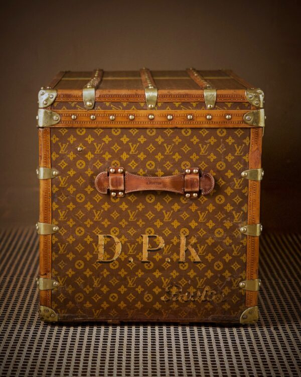 he-well-traveled-trunk-louis-vuitton-thumbnail-product-5835-6