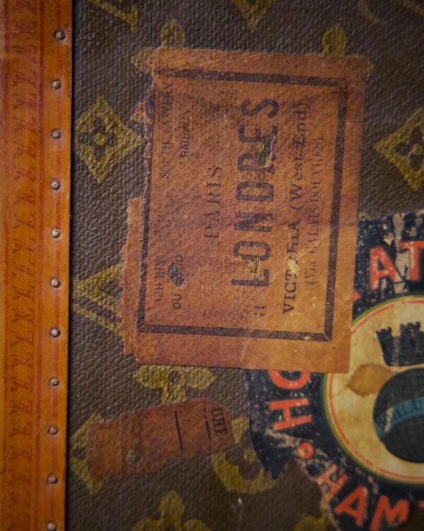 the-well-traveled-trunk-louis-vuitton-thumbnail-product-5832-8
