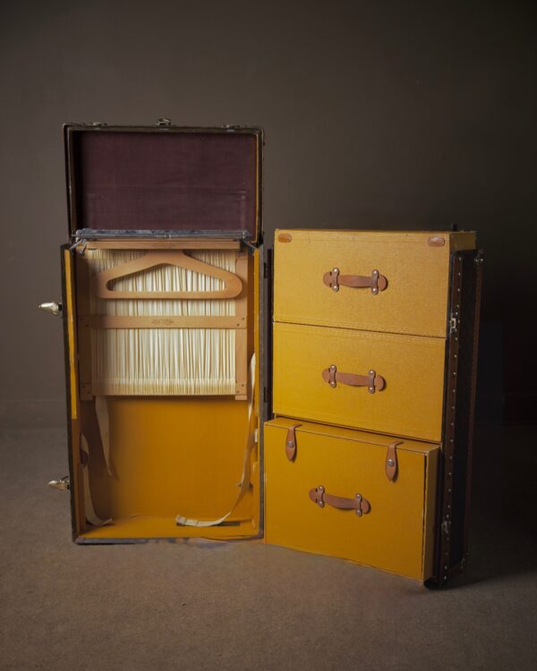 the-well-traveled-trunk-louis-vuitton-thumbnail-product-5836-2