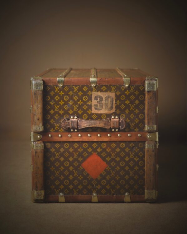 the-well-traveled-trunk-louis-vuitton-thumbnail-product-5837-4