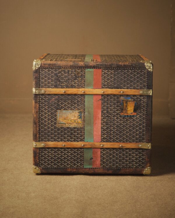 the-well-traveled-trunk-goyard-thumbnail-product-5846-3