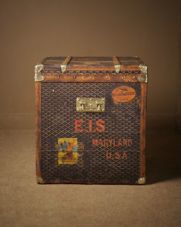 the-well-traveled-trunk-goyard-thumbnail-product-5846-4