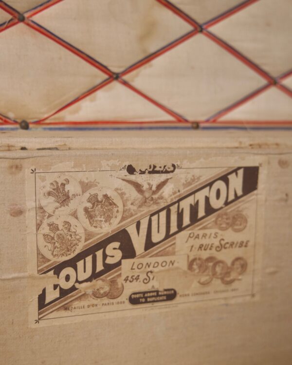 the-well-traveled-trunk-louis-vuitton-thumbnail-product-5853-5