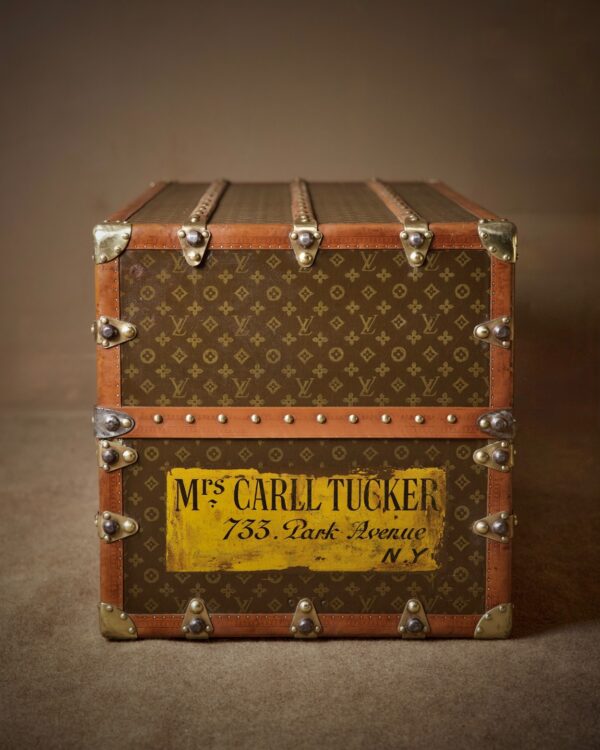 the-well-traveled-trunk-louis-vuitton-thumbnail-product-5851-2