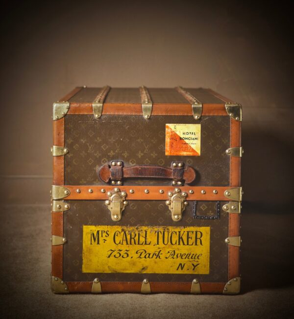the-well-traveled-trunk-louis-vuitton-thumbnail-product-5851-3